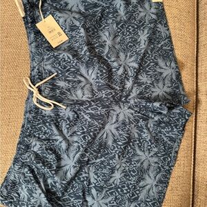 Men's Blue Tropical Print Swim Trunks
